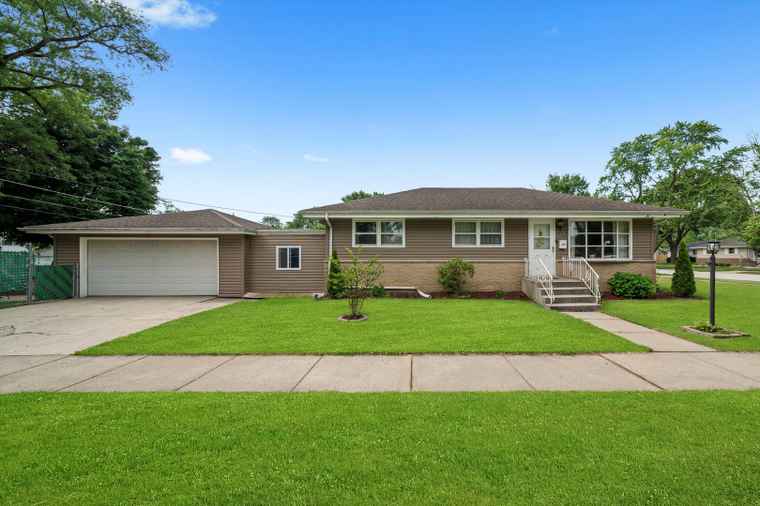 Photo of 18503 Arcadia Ave Lansing, IL 60438