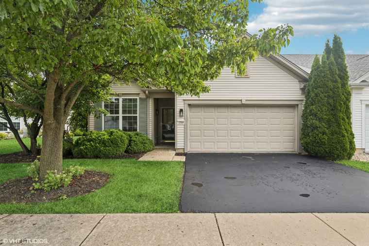 Photo of 12564 Castle Rock Dr Huntley, IL 60142