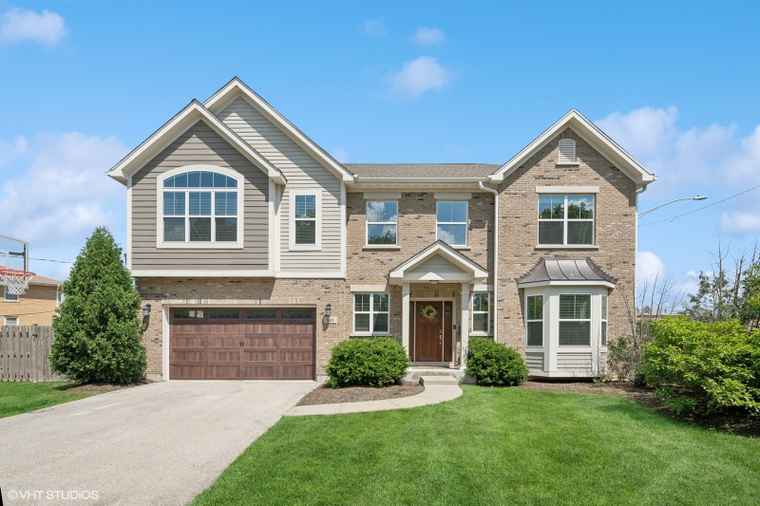 Photo of 161 N Schubert St Palatine, IL 60067