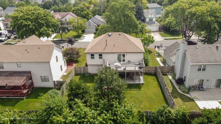 Photo of 209 Campbell Dr Bolingbrook, IL 60440