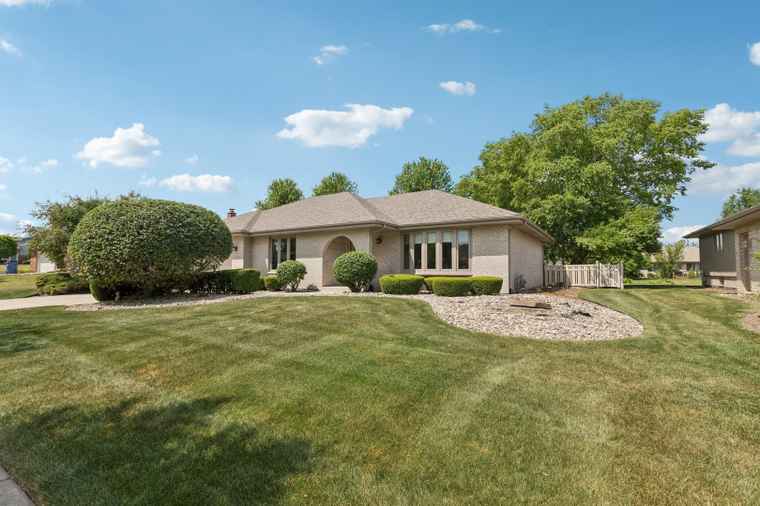 Photo of 15254 Silo Dr Homer Glen, IL 60491