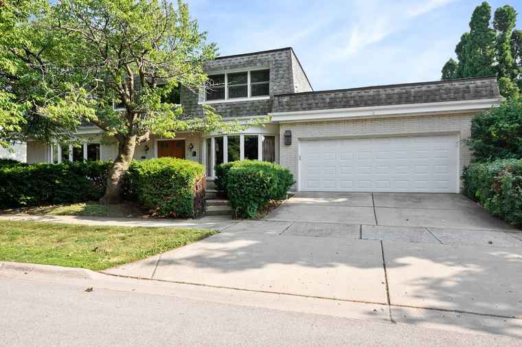Photo of 5255 Coyle Ave Skokie, IL 60077