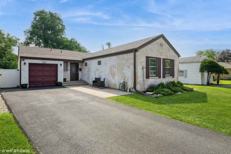 Photo of 247 Tioga Ave Bensenville, IL 60106