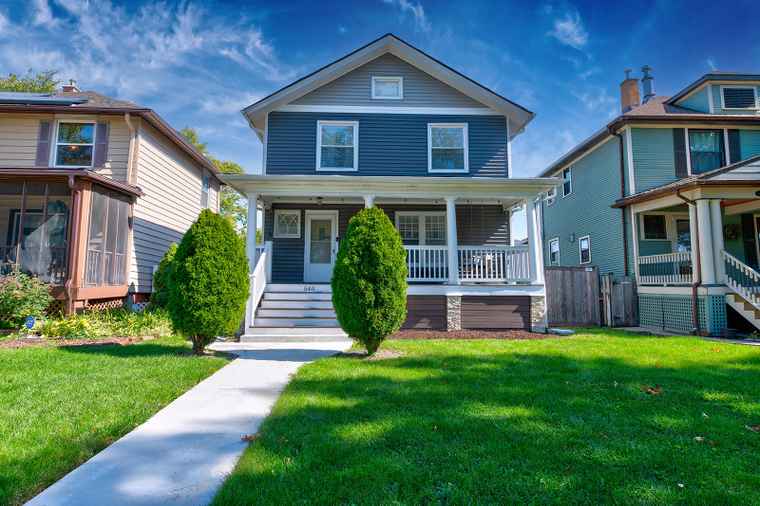 Photo of 540 Lyman Ave Oak Park, IL 60304