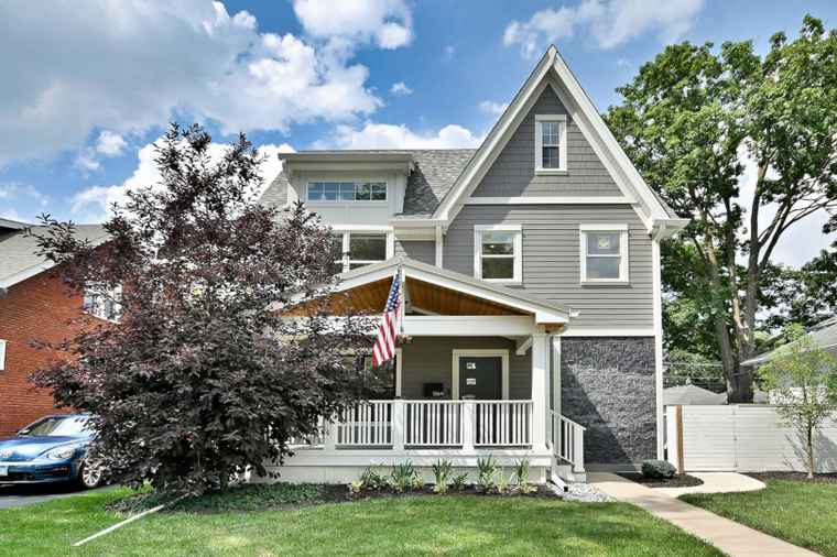 Photo of 1364 E Algonquin Rd Des Plaines, IL 60016