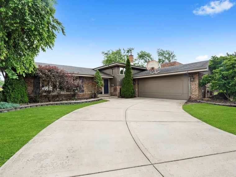 Photo of 17229 University Ave South Holland, IL 60473