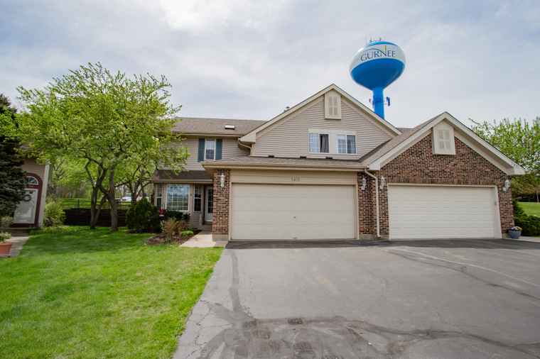 Photo of 5815 Regency Ct Gurnee, IL 60031