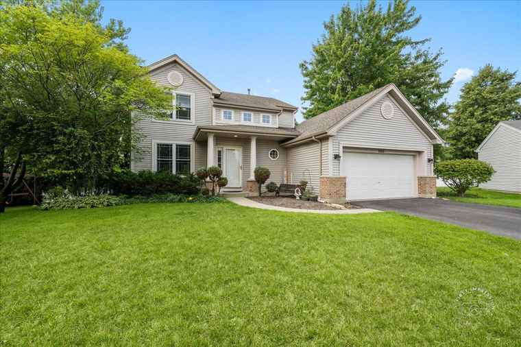 Photo of 6910 Zachary Dr Carpentersville, IL 60110