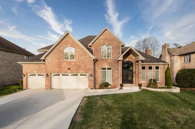 Photo of 392 Spruce Rd Wood Dale, IL 60191