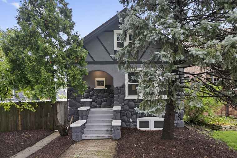 Photo of 3229 Maple Ave Brookfield, IL 60513