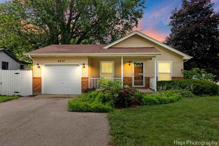Photo of 4717 Prairie Ave McHenry, IL 60050