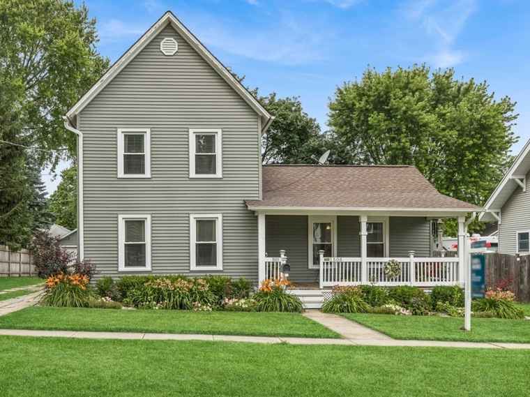 Photo of 1505 Court St McHenry, IL 60050