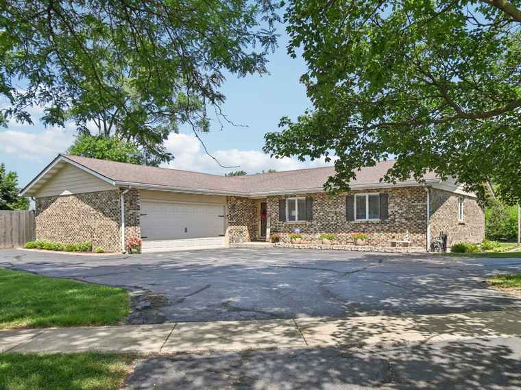 Photo of 2720 Hobson Rd Woodridge, IL 60517