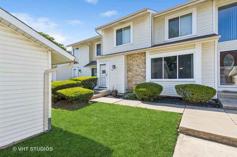 Photo of 1963 Loomes Ave Downers Grove, IL 60516