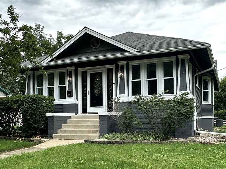 Photo of 1034 N 5th Ave St. Charles, IL 60174