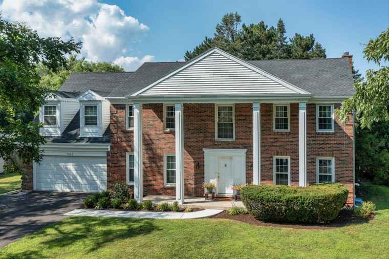 Photo of 3622 Dauphine Ave Northbrook, IL 60062