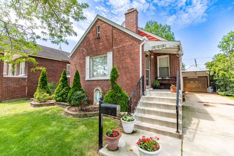 Photo of 562 Harrison Ave Calumet City, IL 60409