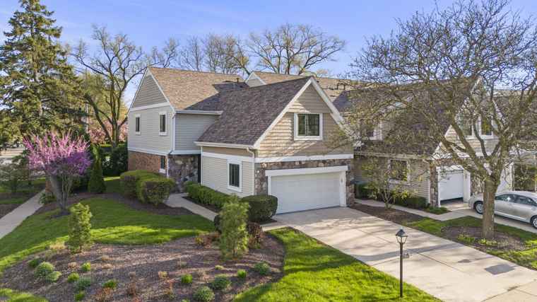 Photo of 2566 Essex Dr Northbrook, IL 60062