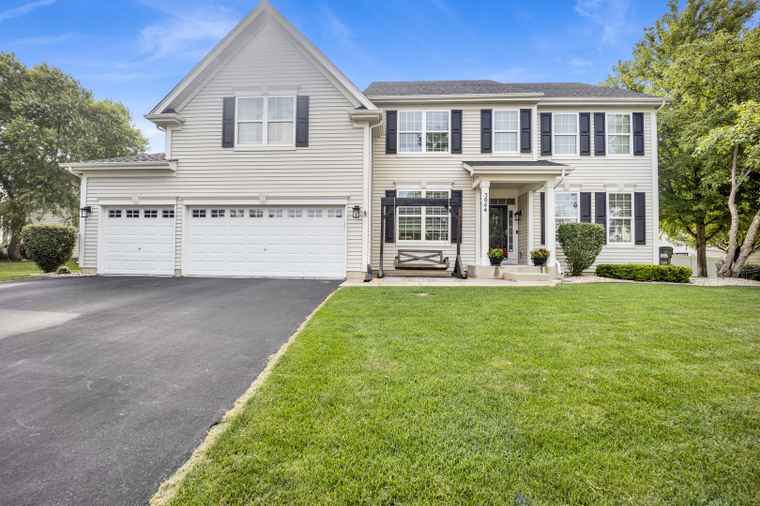 Photo of 3044 Fairhaven Ln Lake In The Hills, IL 60156