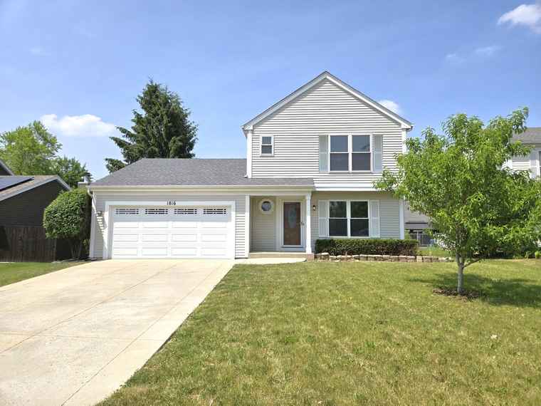 Photo of 1816 Cambridge Dr Carpentersville, IL 60110
