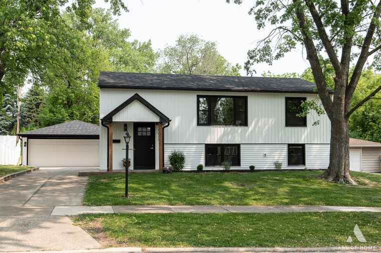 Photo of 9058 Caddy Ct Orland Park, IL 60462