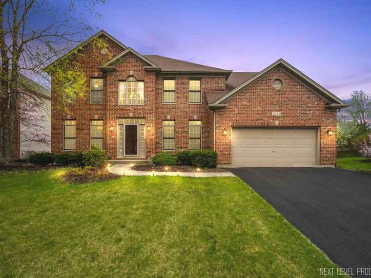 Photo of 3912 Bluejay Ln Naperville, IL 60564