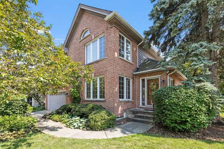 Photo of 2134 Belleau Woods Ct Wheaton, IL 60187