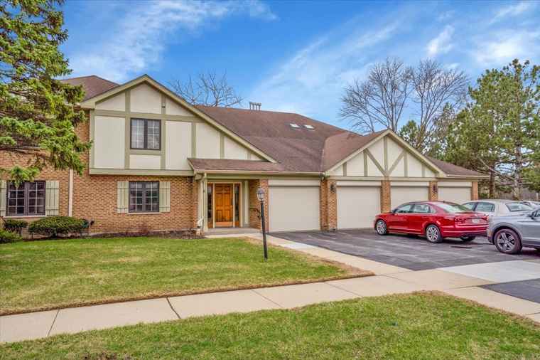 Photo of 970 Ivy Ln Unit C Deerfield, IL 60015
