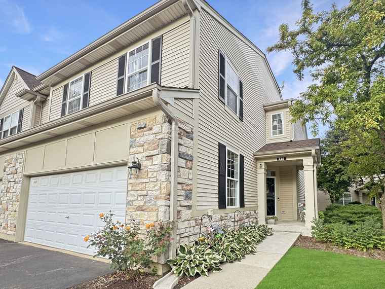 Photo of 549 Shakespeare Dr Grayslake, IL 60030