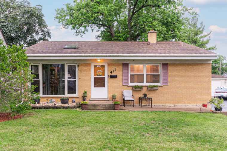 Photo of 411 W Taylor Rd Lombard, IL 60148