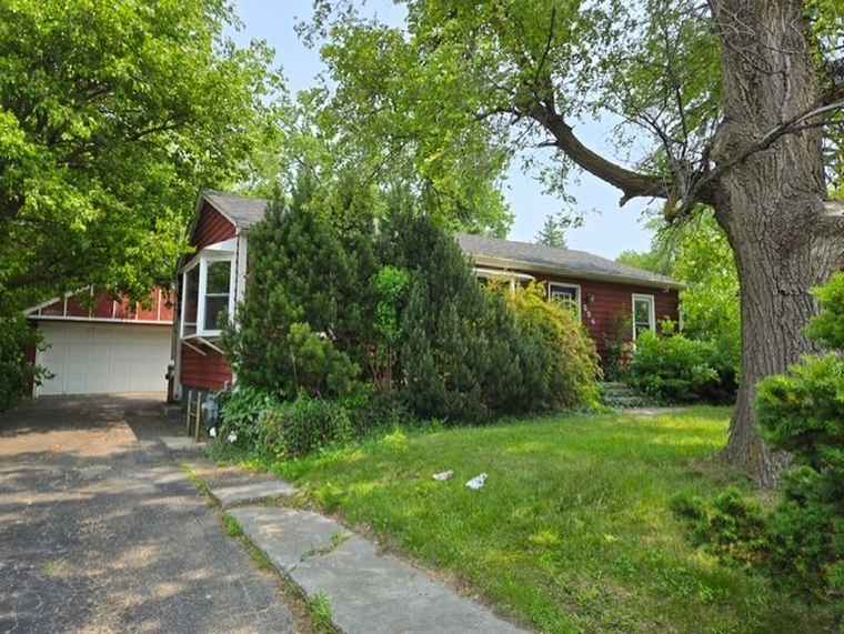Photo of 224 Meadow Ln Lake Zurich, IL 60047
