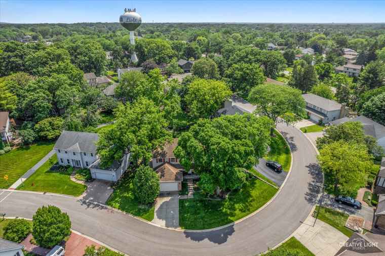 Photo of 6382 Twin Oaks Ln Lisle, IL 60532
