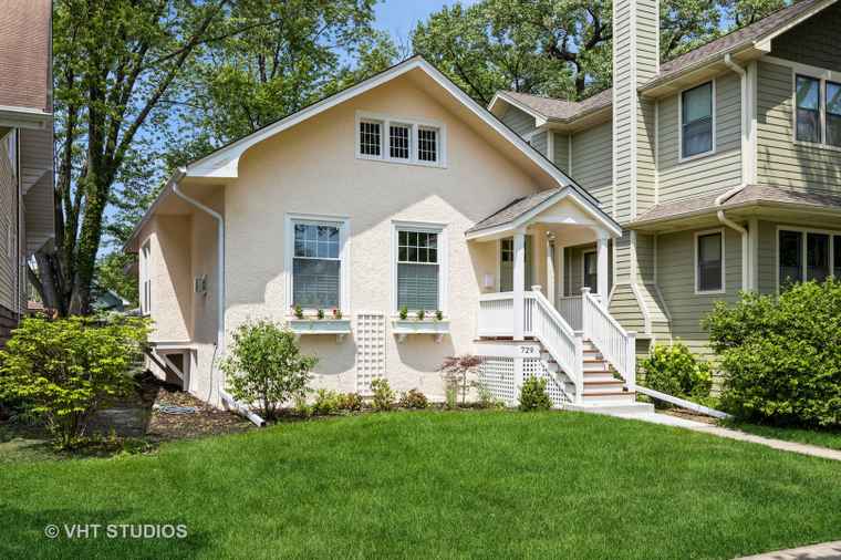 Photo of 729 N Cuyler Ave Oak Park, IL 60302