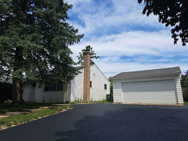 Photo of 218 Wellington Ave Mundelein, IL 60060