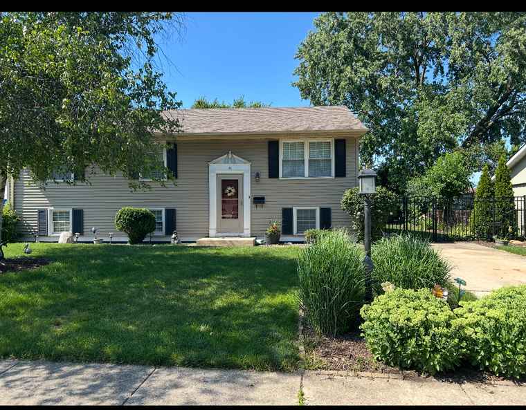 Photo of 4 Sinde Cir Romeoville, IL 60446