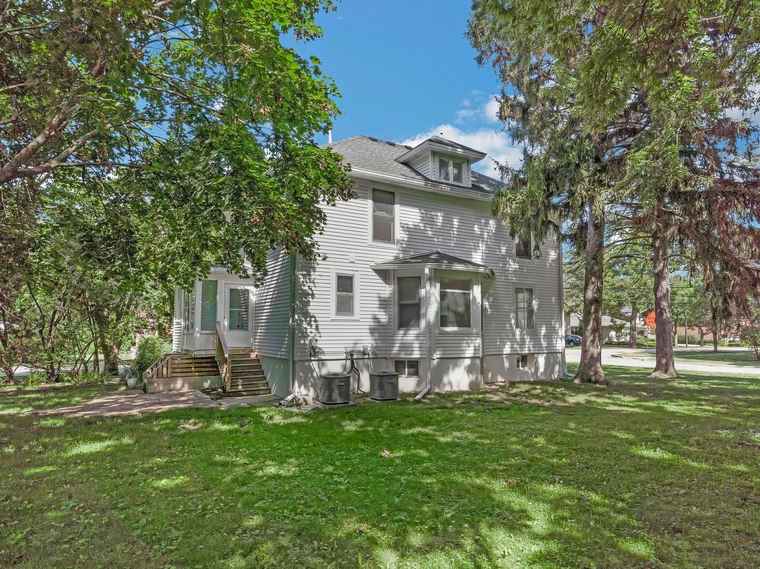 Photo of 913 Sunset Ct Deerfield, IL 60015