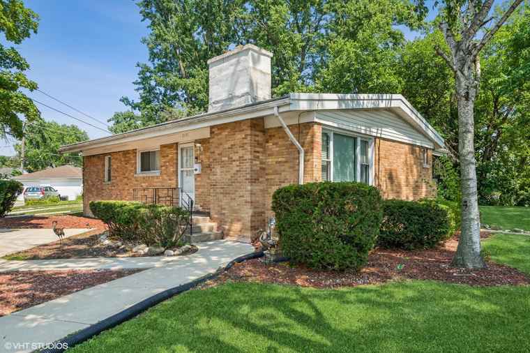Photo of 2151 Newcastle Ave Westchester, IL 60154