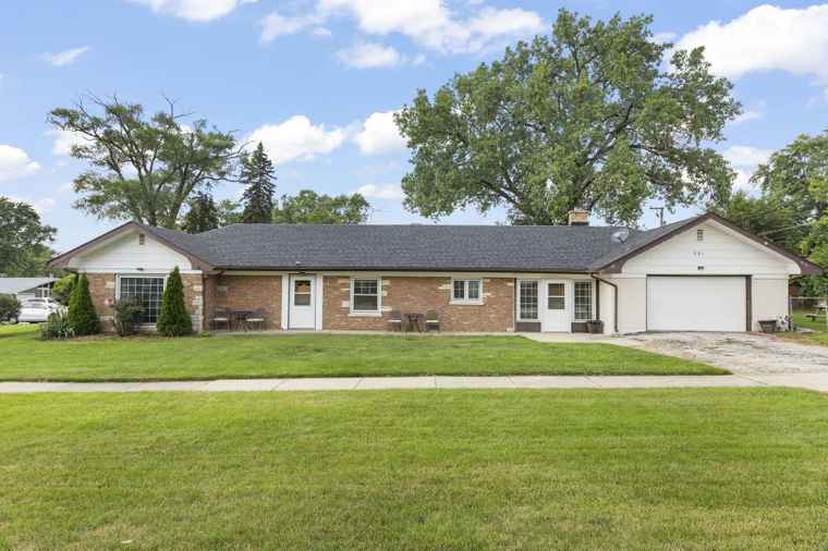 Photo of 331 N Maple Ave Wood Dale, IL 60191