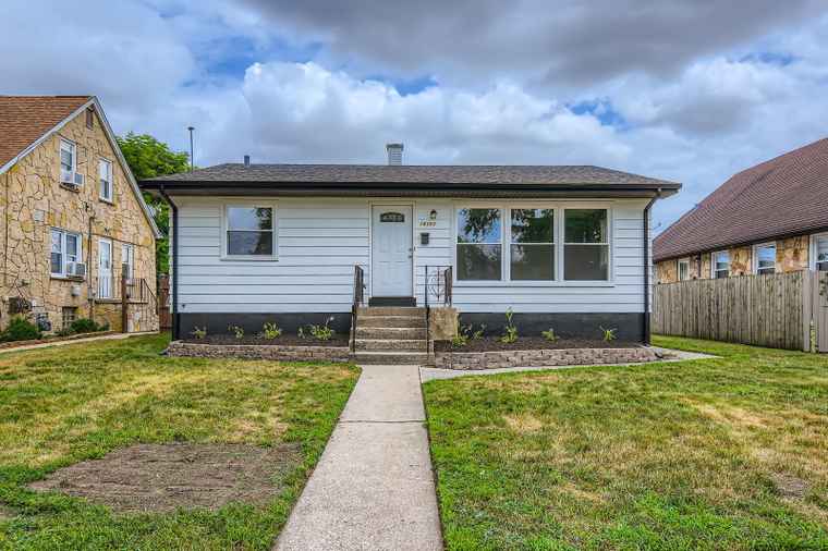 Photo of 18353 Chicago Ave Lansing, IL 60438