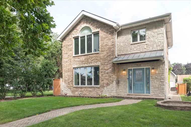 Photo of 7531 Tripp Ave Skokie, IL 60076
