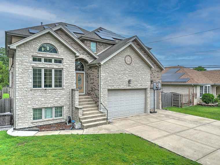 Photo of 4914 W 82nd St Burbank, IL 60459