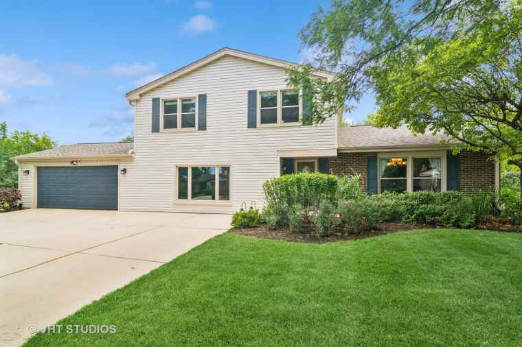 Photo of 1050 Crofton Ln Buffalo Grove, IL 60089