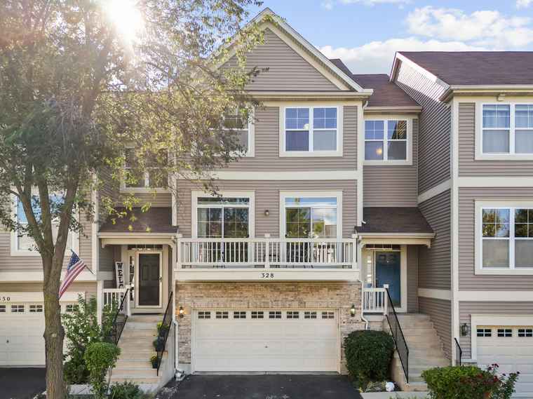Photo of 328 Hickory Ln South Elgin, IL 60177