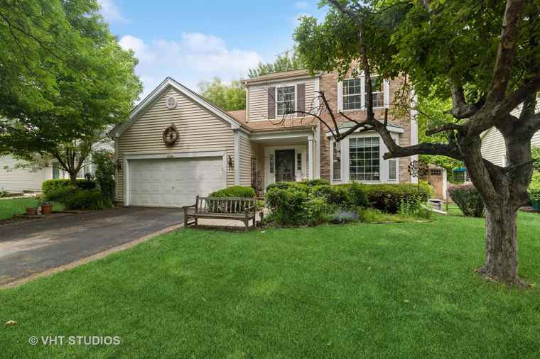 Photo of 342 Buckingham Dr Grayslake, IL 60030
