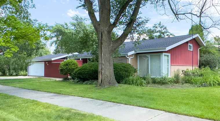 Photo of 2731 Virginia Ln Glenview, IL 60025