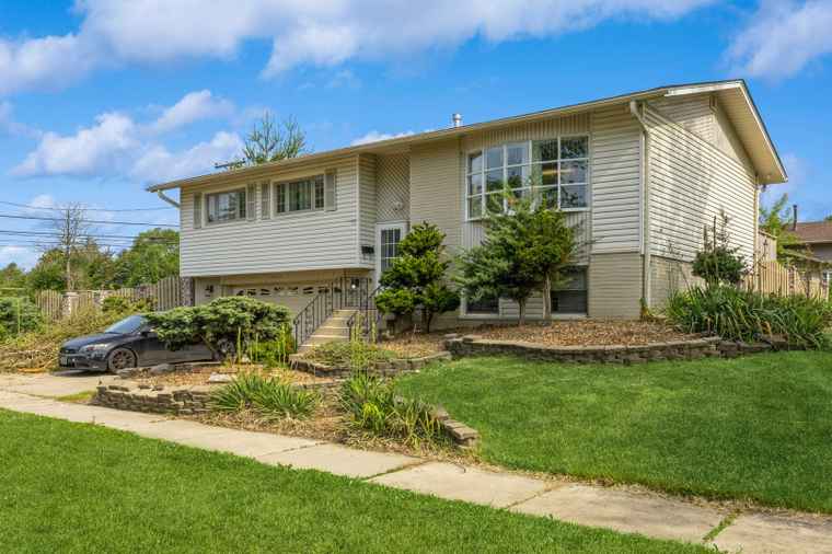 Photo of 14772 Menard Ave Oak Forest, IL 60452