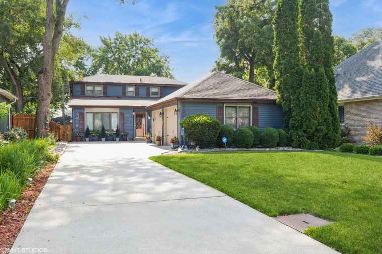 Photo of 18241 Gottschalk Ave Homewood, IL 60430