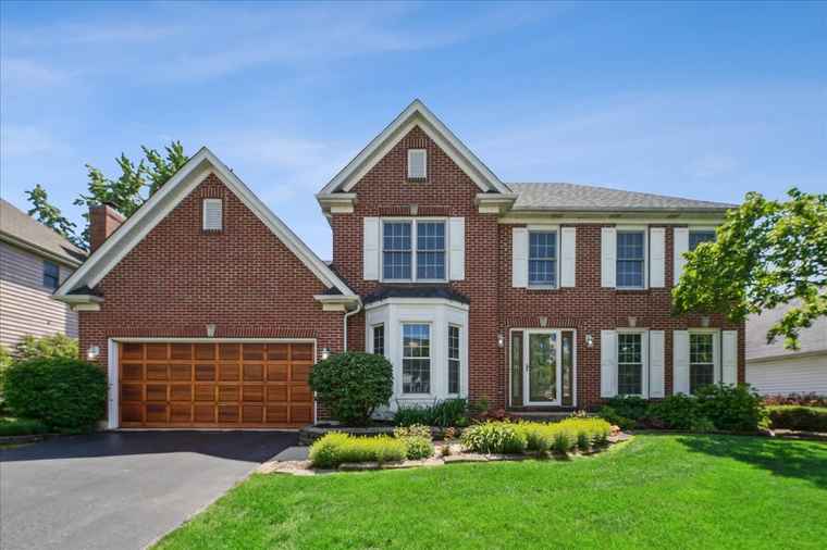 Photo of 616 Meadowview Dr West Chicago, IL 60185