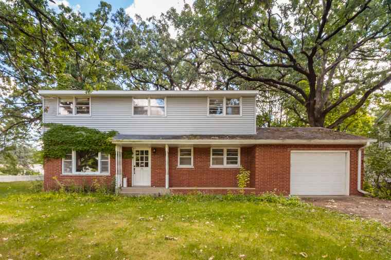 Photo of 75 S Oak St Crystal Lake, IL 60014