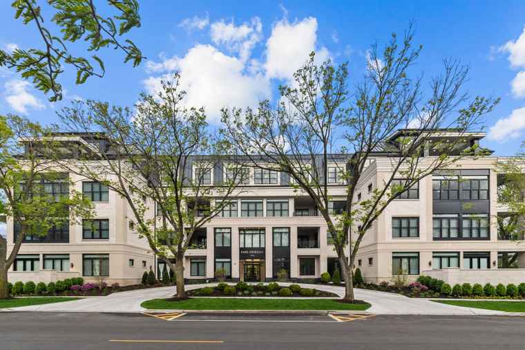Photo of 1950 Sheridan Rd #105 Highland Park, IL 60035